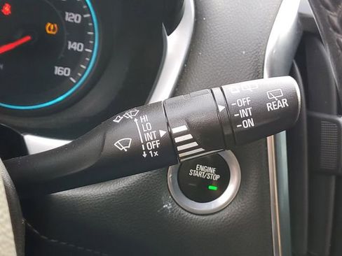 Used 2018 Chevrolet Traverse LT FWD image 23