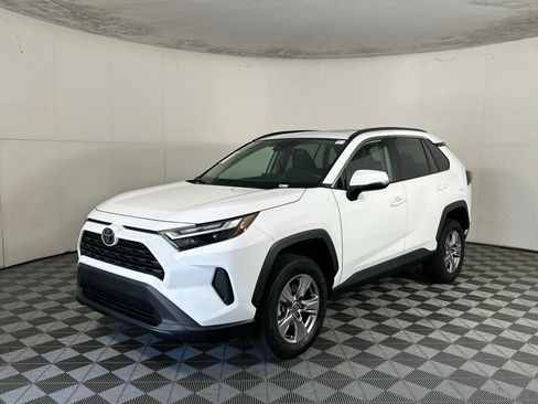 Used 2023 Toyota RAV4 XLE w/ Convenience Package FWD image 7