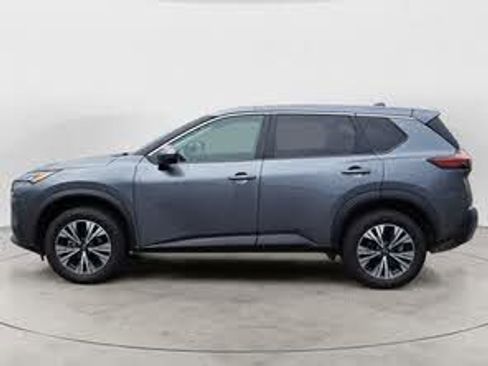 Used 2023 Nissan Rogue SV AWD/4WD image 3