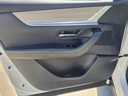 Certified 2024 MAZDA CX-90 Plug-In Hybrid w/ Preferred AWD/4WD image 24