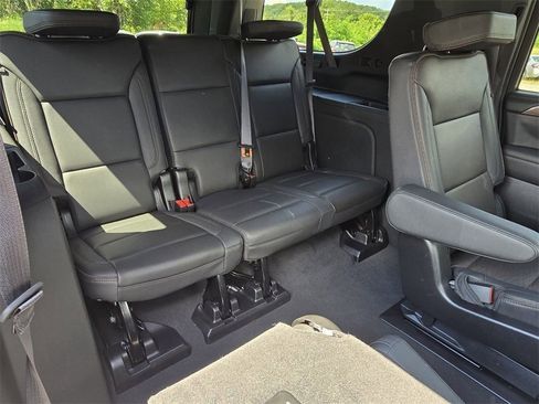 Used 2024 Chevrolet Suburban High Country image 20