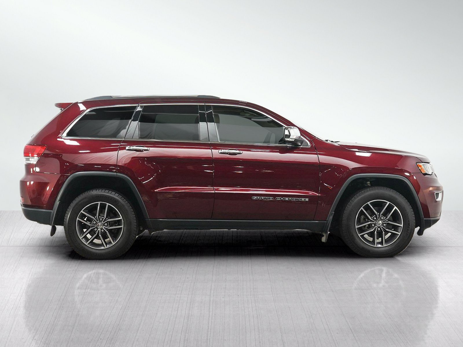 Used 2017 Jeep Grand Cherokee Limited AWD/4WD image 6