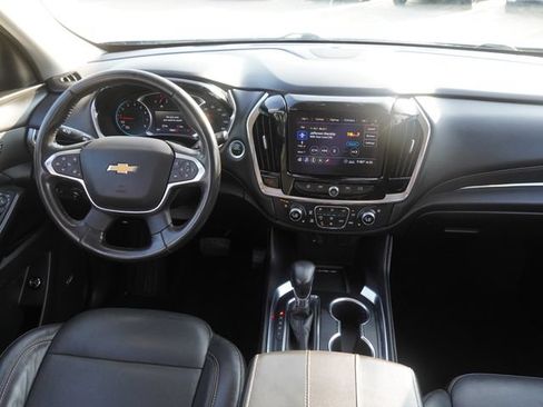 Used 2021 Chevrolet Traverse Premier w/ Redline Edition AWD/4WD image 16