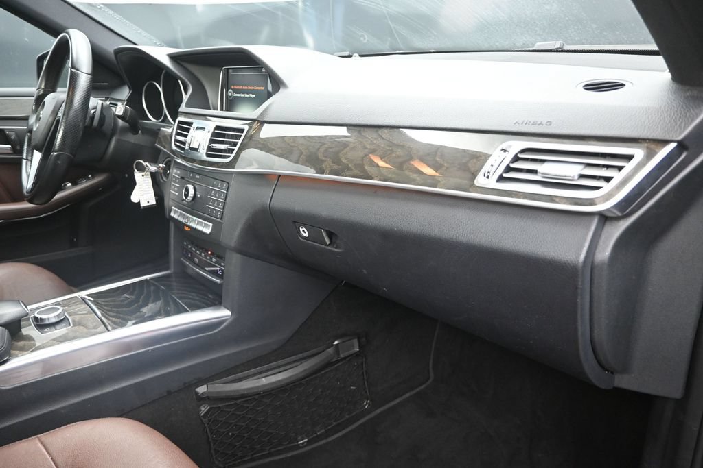 Used 2016 Mercedes-Benz E 350 4MATIC Sedan image 24