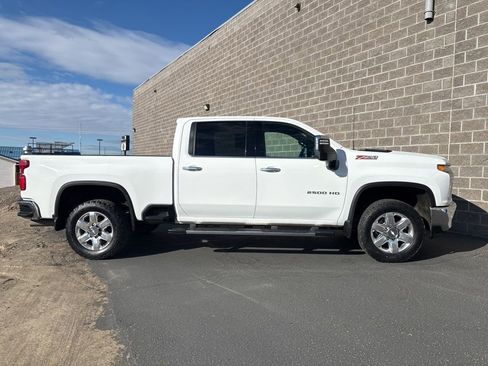 Used 2020 Chevrolet Silverado 2500 LTZ image 2