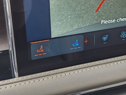 New 2025 Lincoln Corsair Reserve w/ Equipment Group 202A image 23