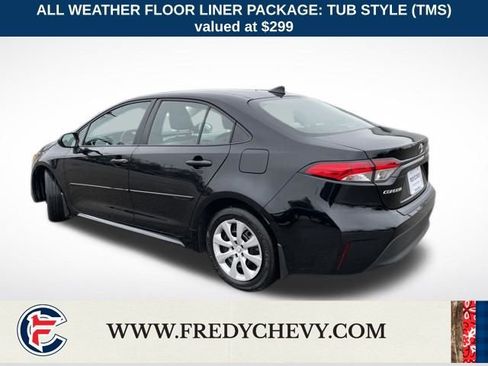 Used 2025 Toyota Corolla LE image 3