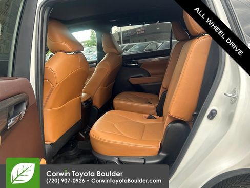 Used 2021 Toyota Highlander Platinum AWD/4WD image 22