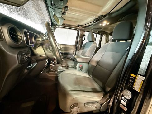 Used 2022 Jeep Gladiator Sport image 23