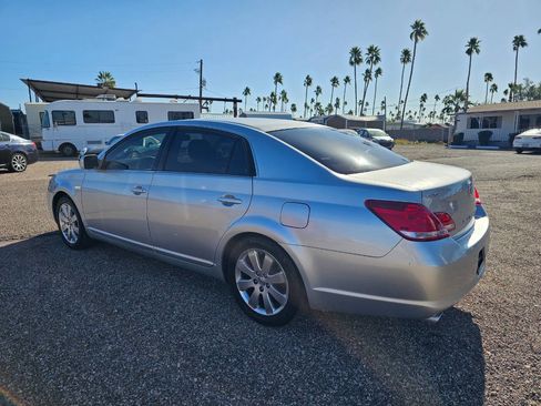 Used 2006 Toyota Avalon XLS FWD image 3