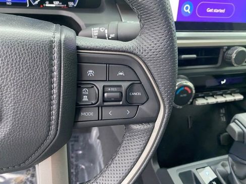 Certified 2025 Toyota Tacoma SR5 image 21