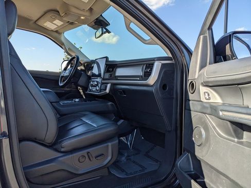 Used 2024 Ford Expedition XLT image 35