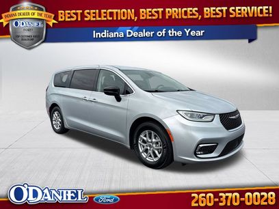 Used 2024 Chrysler Pacifica Touring-L