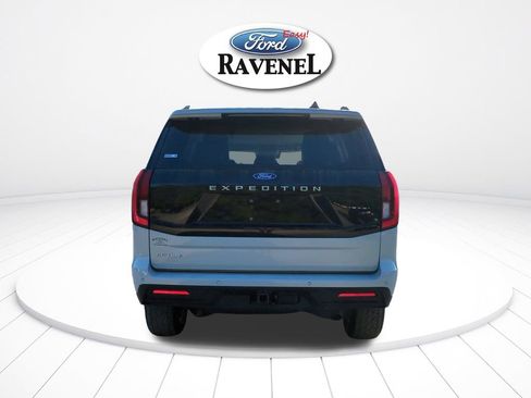 Used 2025 Ford Expedition Active AWD/4WD image 5