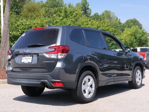 Used 2023 Subaru Forester AWD/4WD image 5