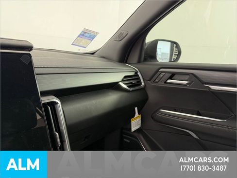 Used 2025 GMC Acadia Elevation image 29