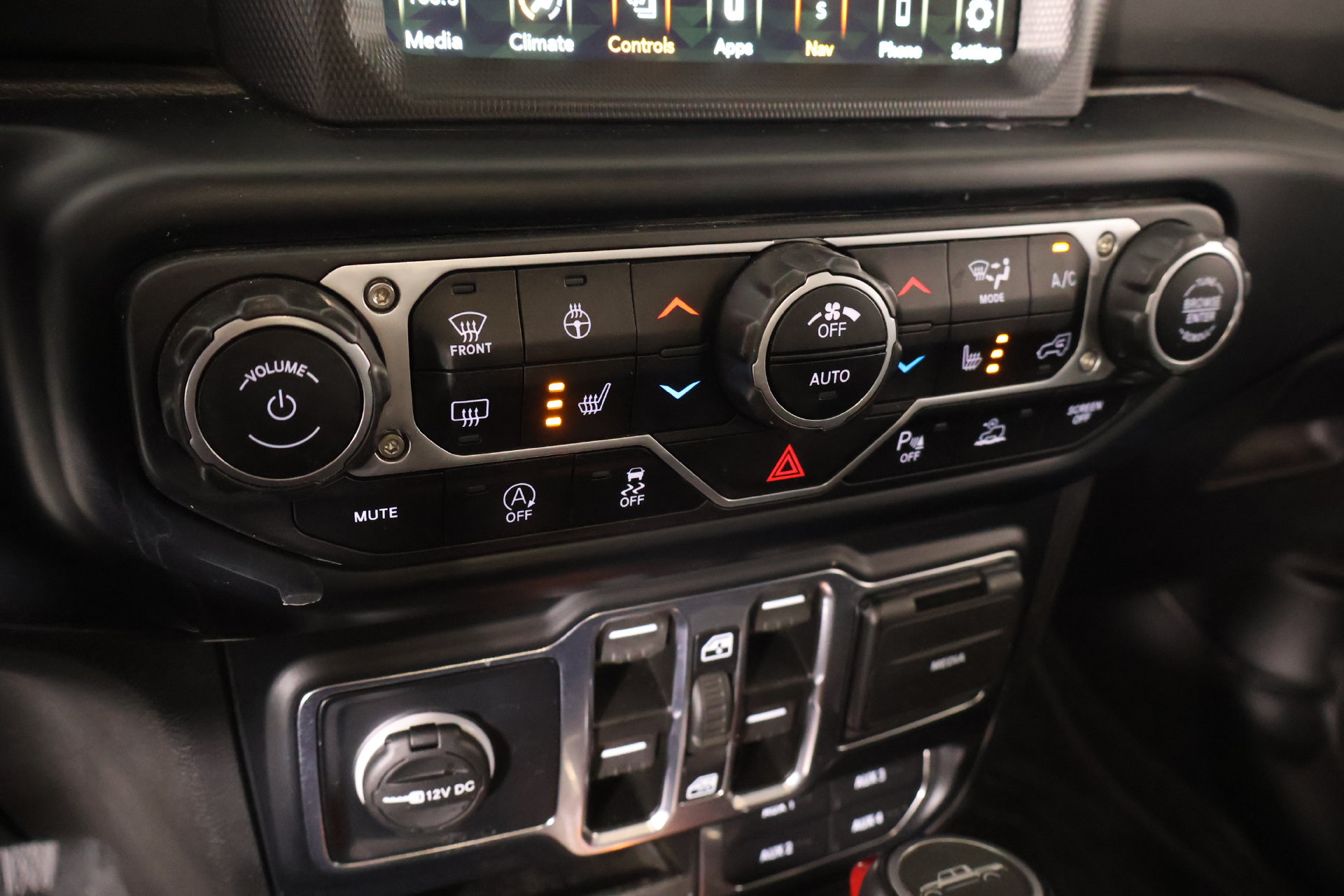 Used 2023 Jeep Gladiator Overland AWD/4WD image 8
