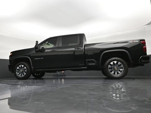 Used 2023 Chevrolet Silverado 2500 Custom w/ Custom Value Package AWD/4WD image 21