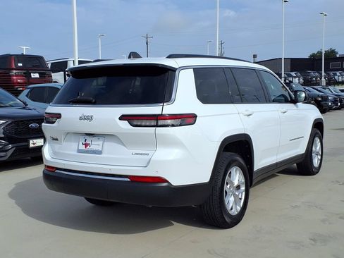 Used 2024 Jeep Grand Cherokee L Laredo RWD image 6