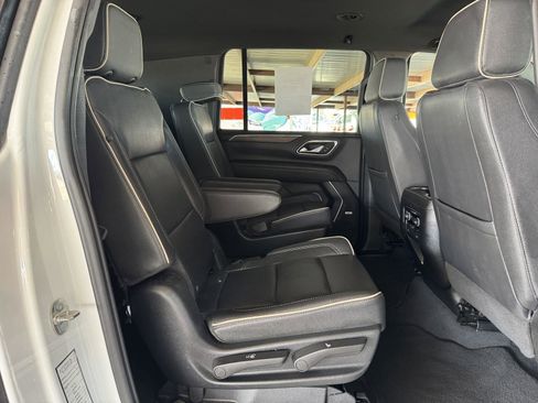 Used 2023 Chevrolet Suburban Premier image 38