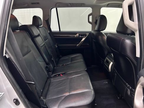 Used 2016 Lexus GX 460 w/ Premium Package AWD/4WD image 18