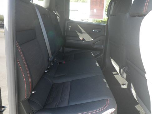Used 2022 Nissan Frontier PRO-4X image 22