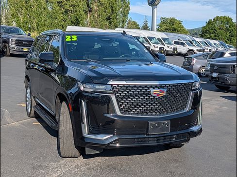 Used 2023 Cadillac Escalade Premium Luxury AWD/4WD image 3