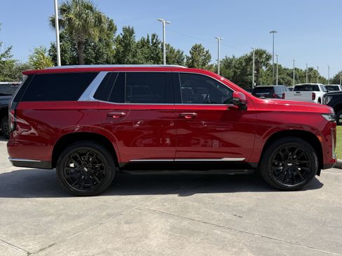Used 2022 Cadillac Escalade Premium Luxury AWD/4WD image 3