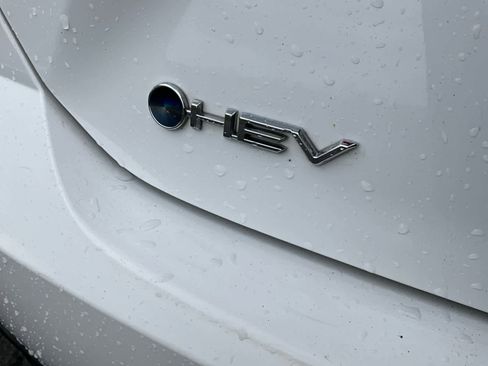 Used 2025 Toyota Camry SE image 20