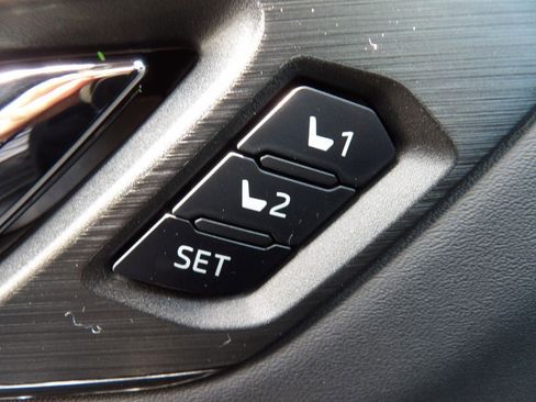 New 2026 Subaru Outback Touring AWD/4WD image 11