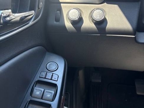 Used 2020 GMC Yukon SLT AWD/4WD image 14