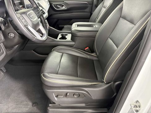 Used 2022 GMC Yukon XL SLT w/ SLT Premium Package image 7