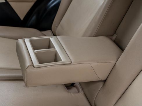 Used 2013 Toyota RAV4 Limited image 33