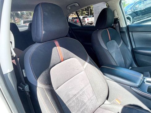 Used 2021 Nissan Sentra SR FWD image 10
