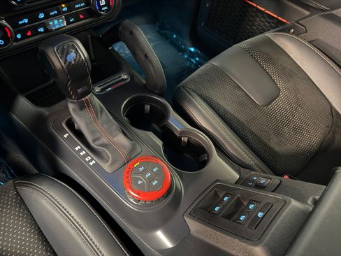Certified 2024 Ford Bronco Raptor w/ Interior Carbon Fiber Pack 6 AWD/4WD image 28