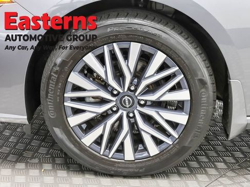 Used 2024 Nissan Altima 2.5 SV w/ SV Premium Package AWD/4WD image 30