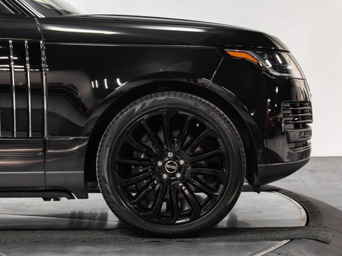 Used 2022 Land Rover Range Rover Autobiography image 18