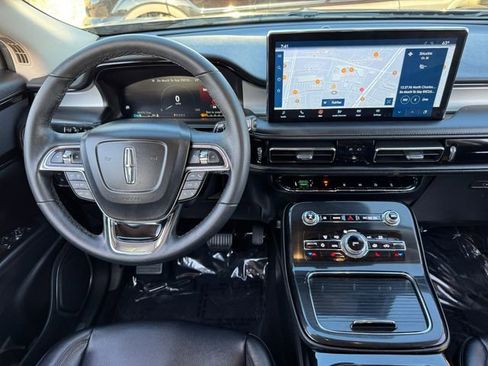 Used 2022 Lincoln Nautilus AWD w/ Premium Package image 4