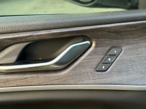 Used 2023 Jeep Grand Cherokee Limited w/ Luxury Tech Group II image 11