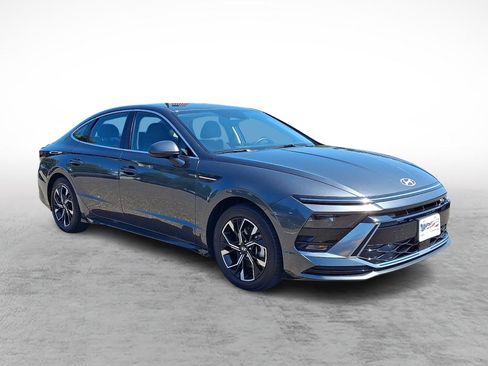 Used 2025 Hyundai Sonata SEL FWD image 7