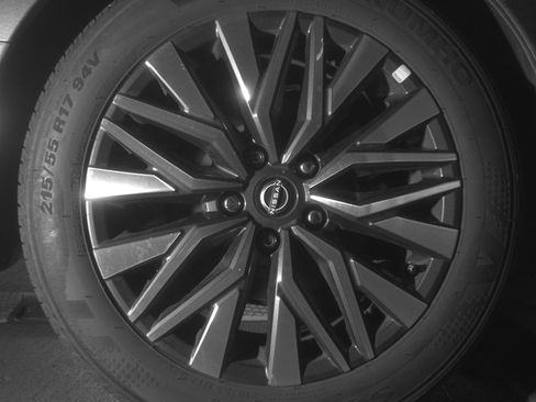 Used 2025 Nissan Altima 2.5 SV image 15