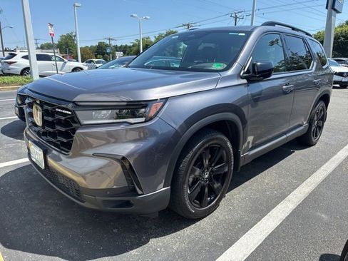 Used 2025 Honda Pilot Black Edition image 1