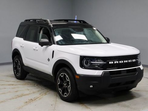 Certified 2025 Ford Bronco Sport Outer Banks w/ Outer Banks Tech Package+ image 1