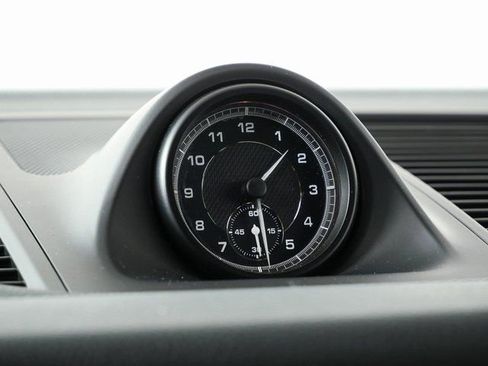 Certified 2023 Porsche Macan image 16