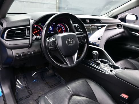 Used 2019 Toyota Camry XSE FWD image 12