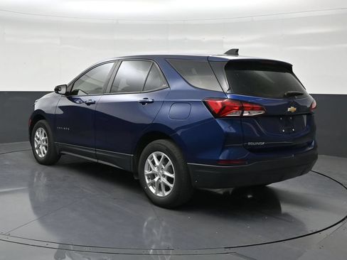 Used 2022 Chevrolet Equinox LS FWD image 3