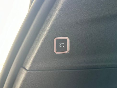 New 2026 Chrysler Pacifica Select w/ S Appearance Package image 16