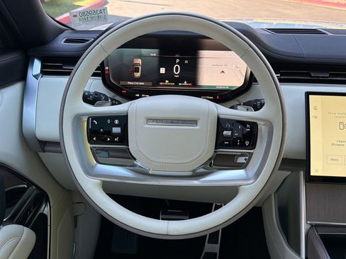 New 2026 Land Rover Range Rover Long Wheelbase SE image 18