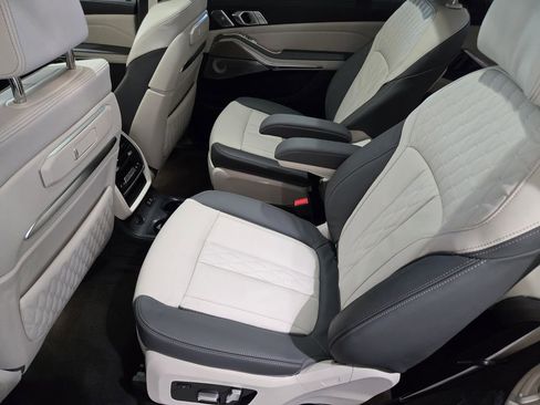 New 2026 BMW ALPINA XB7 image 32