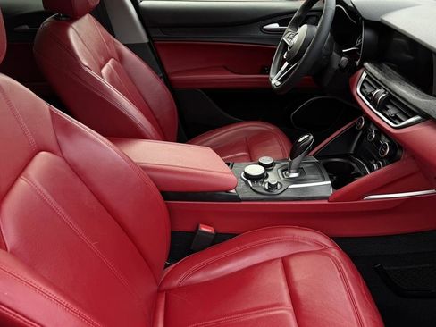 Used 2019 Alfa Romeo Stelvio AWD image 42